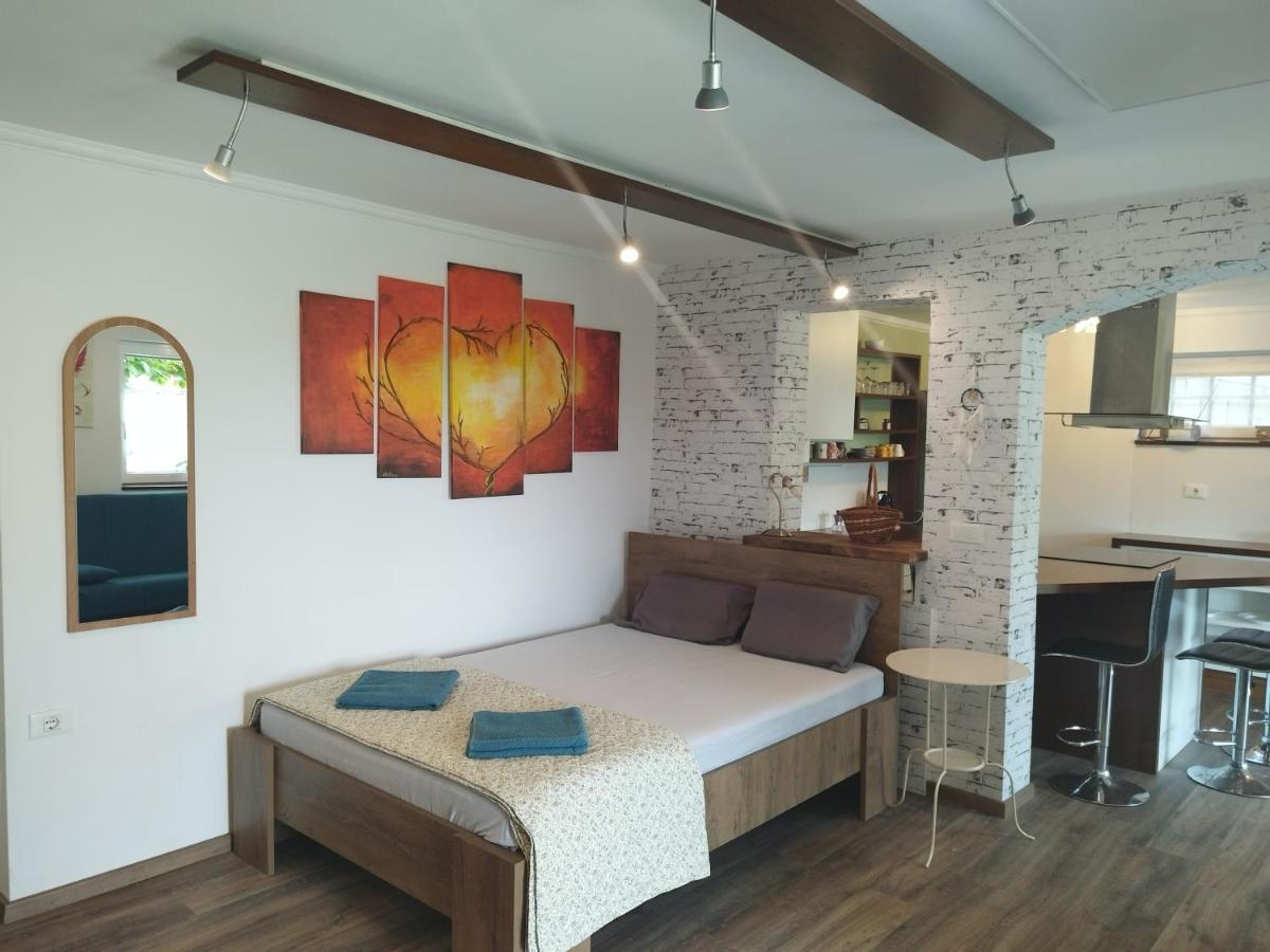 Apartma Salvia-Guest House Lucija Exterior photo