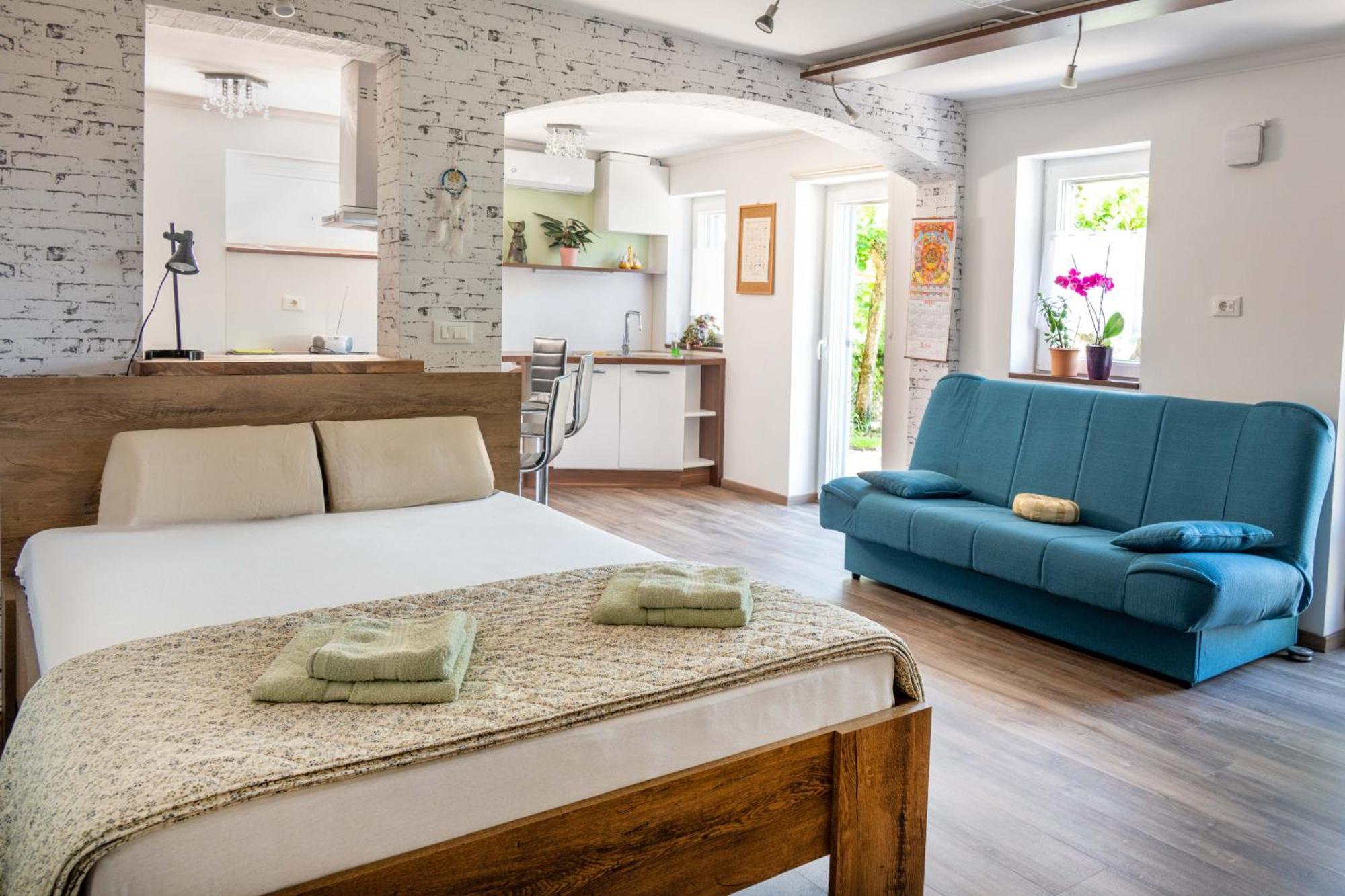 Apartma Salvia-Guest House Lucija Exterior photo